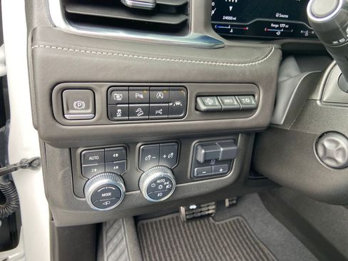 Used 2023 GMC Yukon Denali Ultimate AWD/4WD image 20