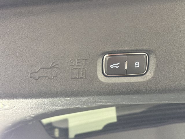 Used 2025 Ford Expedition Active RWD image 25