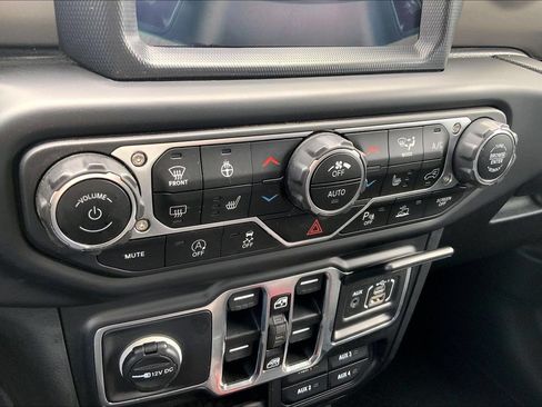 Used 2021 Jeep Gladiator Sport AWD/4WD image 29