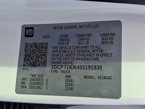 Used 2025 Chevrolet Colorado Z71 w/ Z71 Convenience Package 2 image 32