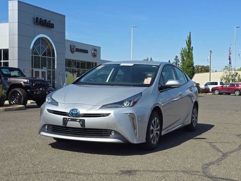 Used 2020 Toyota Prius LE AWD/4WD image 8