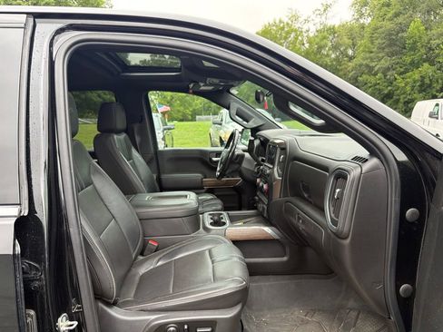 Used 2020 Chevrolet Silverado 1500 High Country w/ Technology Package AWD/4WD image 14