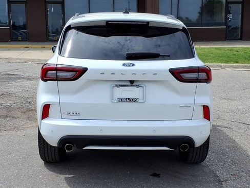 Used 2023 Ford Escape ST-Line Elite AWD/4WD image 4