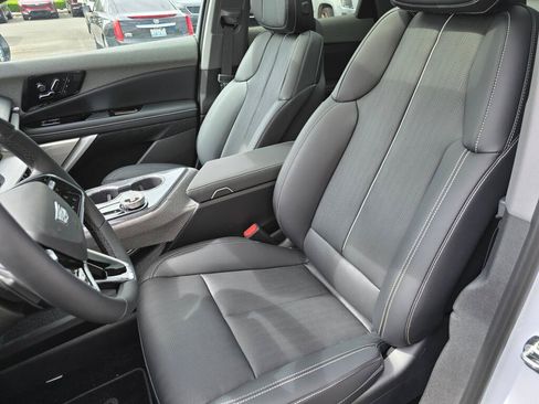 New 2026 Cadillac Optiq Luxury 2 AWD/4WD image 32