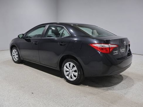 Used 2015 Toyota Corolla LE FWD image 4