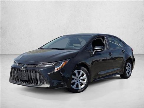 Used 2022 Toyota Corolla LE image 1