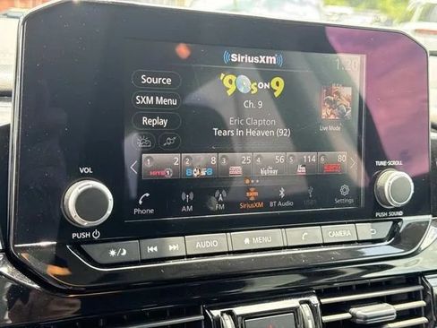 Used 2025 Nissan Pathfinder SV AWD/4WD image 39