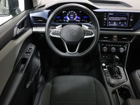 Certified 2023 Volkswagen Taos SE w/ Panoramic Sunroof Package AWD/4WD image 16