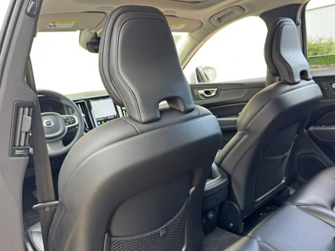 Used 2023 Volvo XC60 B5 Core w/ Climate Package FWD image 30