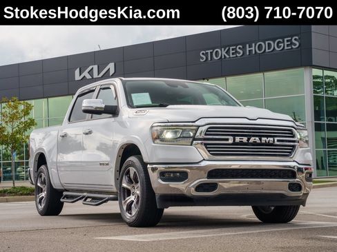 Used 2022 RAM 1500 Laramie AWD/4WD image 1