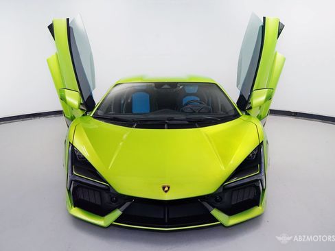 Used 2024 Lamborghini Revuelto AWD/4WD image 3