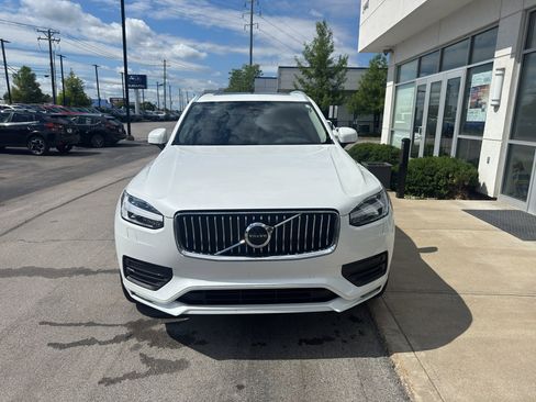 Used 2022 Volvo XC90 T5 Momentum w/ Climate Package AWD/4WD image 8