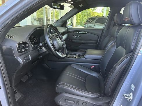 Used 2024 Honda Pilot TrailSport image 13