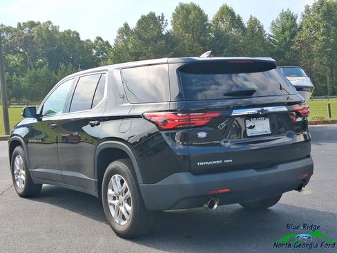 Used 2023 Chevrolet Traverse LS w/ Safety Package image 3