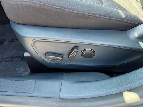 Used 2025 Ford Maverick XLT w/ Equipment Group 301A AWD/4WD image 5