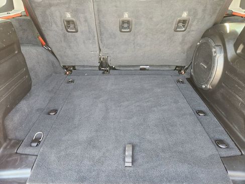 Used 2019 Jeep Wrangler Unlimited Sahara w/ Dual Top Group AWD/4WD image 30