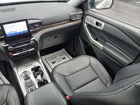 Used 2023 Ford Explorer Limited image 19
