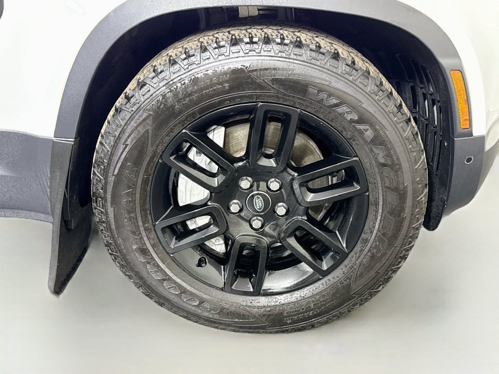 Used 2024 Land Rover Defender 130 S AWD/4WD image 31