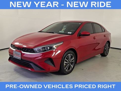 Used 2023 Kia Forte LXS image 4