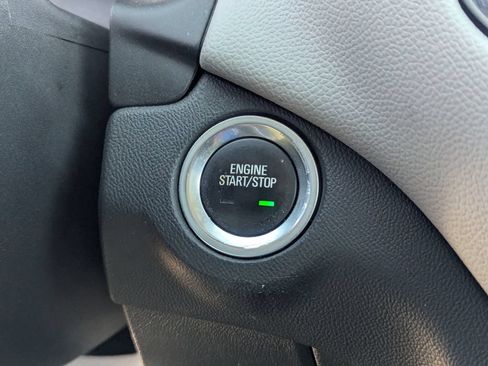 Used 2021 Chevrolet Equinox LS AWD/4WD image 17