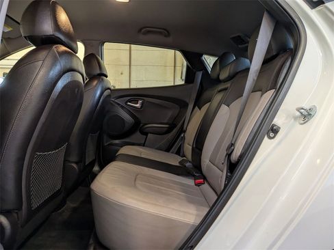 Used 2013 Hyundai Tucson Limited image 9