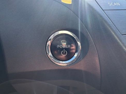 Used 2011 Toyota Prius Two image 28