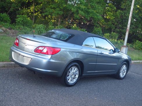 Used 2008 Chrysler Sebring Touring FWD image 21