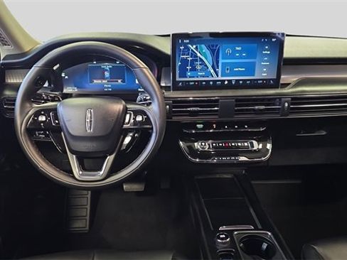 Used 2023 Lincoln Corsair Standard image 9