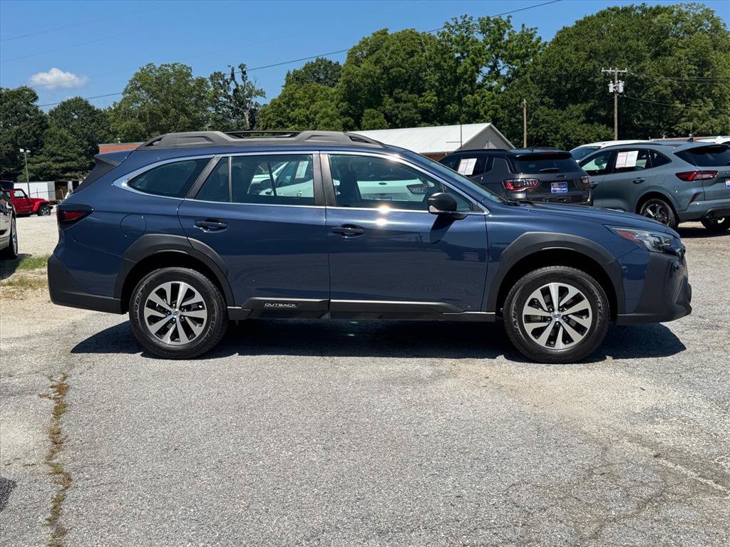 Used 2023 Subaru Outback AWD/4WD image 2