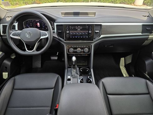 Used 2023 Volkswagen Atlas SE w/ Panoramic Sunroof Package FWD image 13