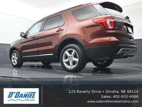Used 2016 Ford Explorer XLT w/ Equipment Group 202A AWD/4WD image 22