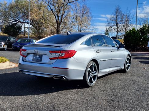 Used 2022 Honda Accord Sport image 4