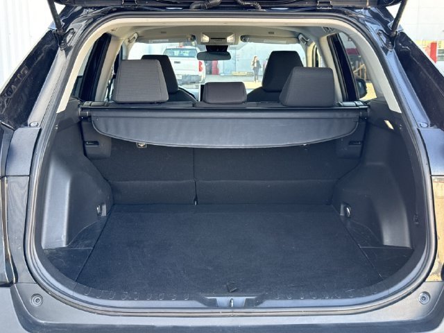Used 2025 Toyota RAV4 XLE FWD image 32