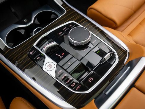 Certified 2025 BMW X7 xDrive40i w/ Premium Package image 32