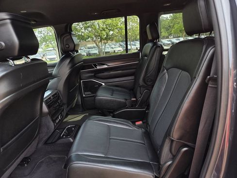 Used 2024 Jeep Wagoneer Series II AWD/4WD image 14