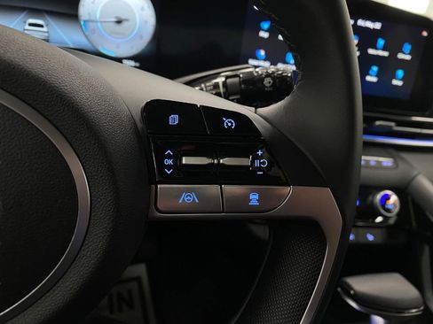 Certified 2023 Hyundai Elantra Limited FWD image 16