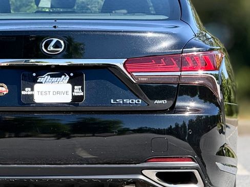 Used 2018 Lexus LS 500 AWD w/ Accessory Package (Z2) image 17