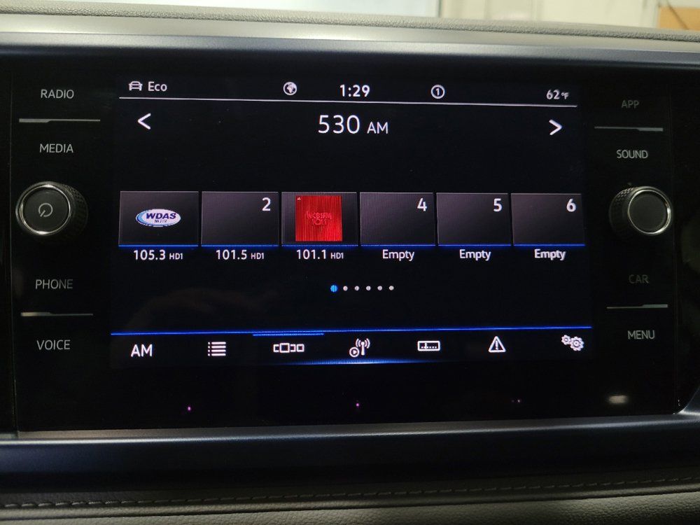 Used 2023 Volkswagen Taos SE AWD/4WD image 25