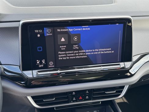 Used 2025 Volkswagen Atlas Peak Edition SE image 26