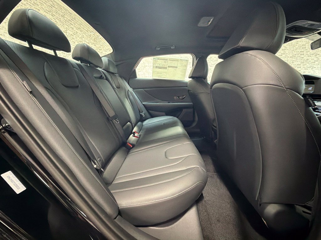 New 2026 Hyundai Elantra SEL Sport FWD image 12
