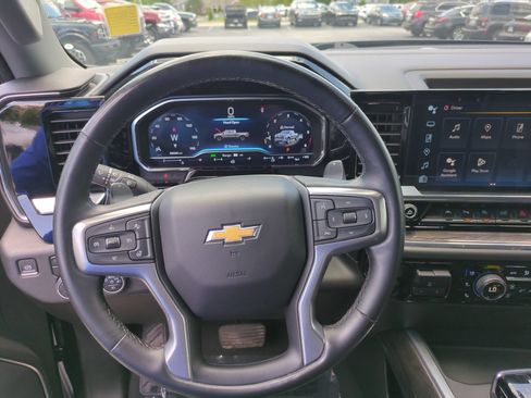 Used 2023 Chevrolet Silverado 1500 LTZ w/ LTZ Convenience Package II AWD/4WD image 18