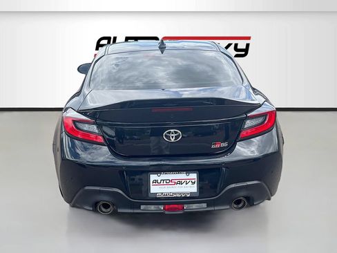 Used 2022 Toyota GR86 Premium w/ ALL Weather Mat Package (TMS) RWD image 6