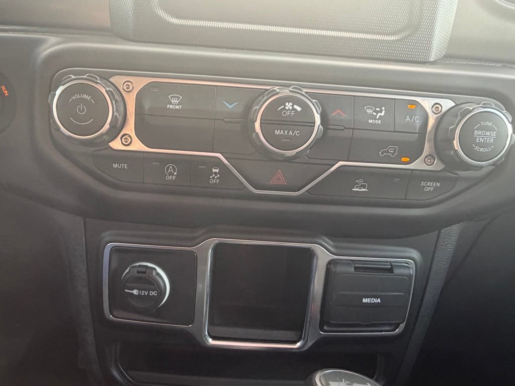 Used 2022 Jeep Wrangler Sport AWD/4WD image 28