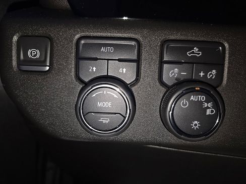 Used 2023 Chevrolet Silverado 1500 LT image 16