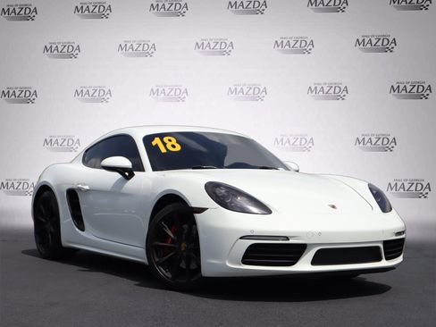 Used 2018 Porsche 718 Cayman RWD image 2