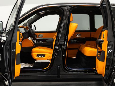 New 2026 Rolls-Royce Cullinan AWD/4WD image 26