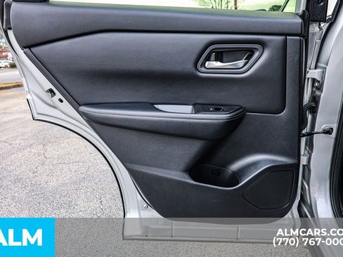 Used 2024 Nissan Rogue SV image 53