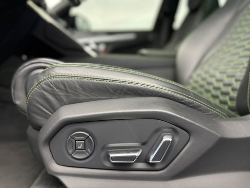 Used 2022 Lamborghini Urus AWD/4WD image 27