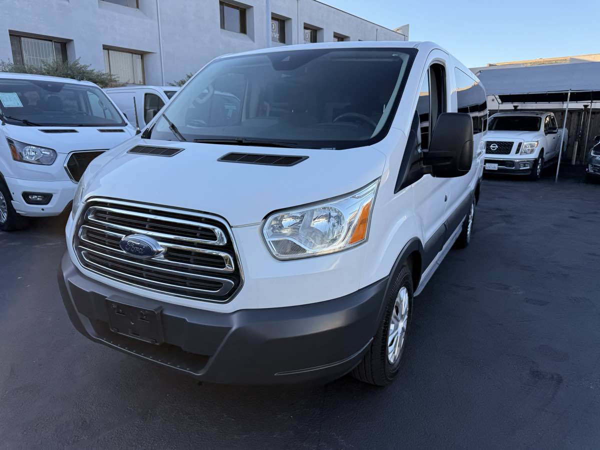 Used 2018 Ford Transit 150 XLT RWD image 2