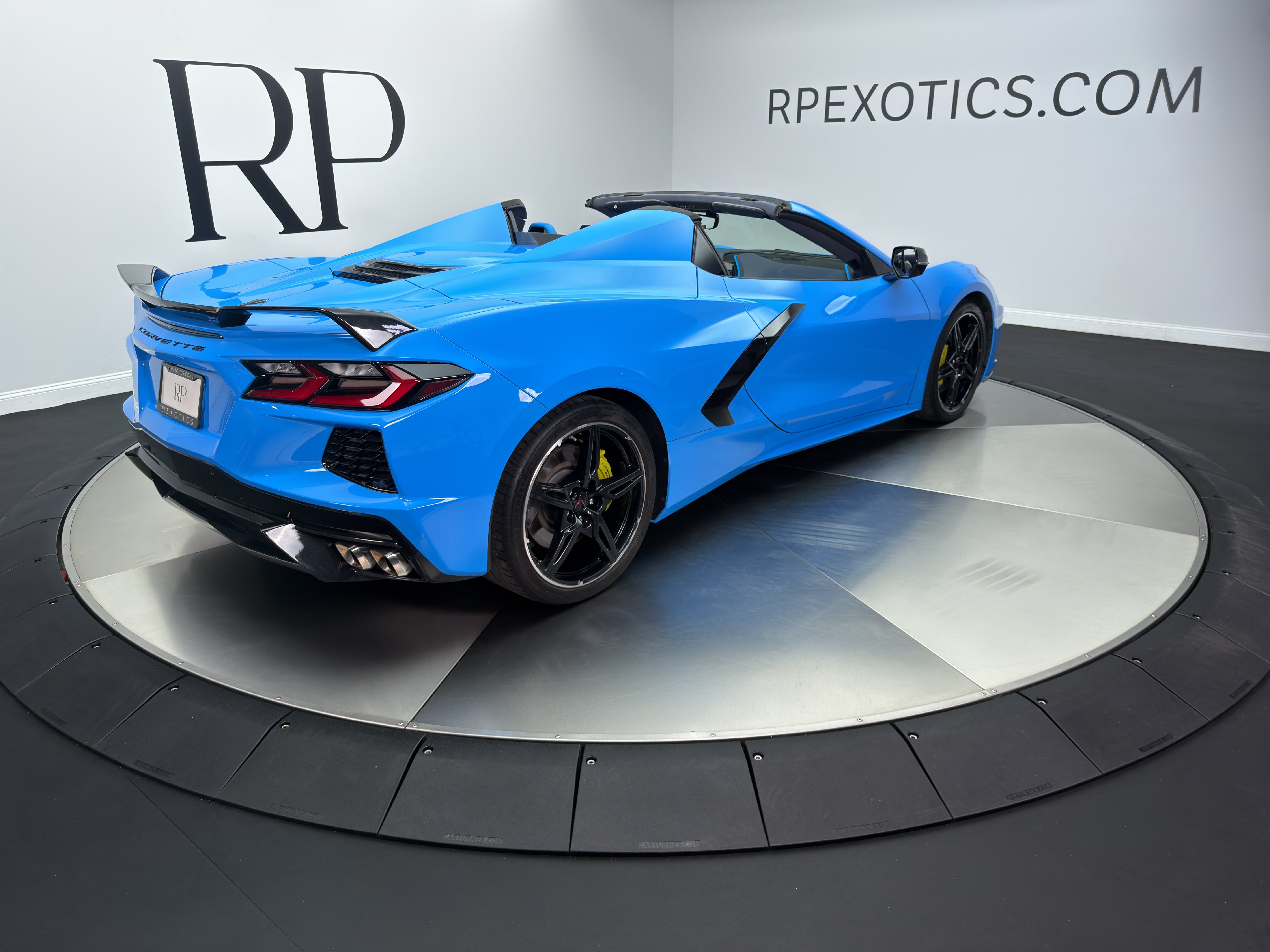 Used 2022 Chevrolet Corvette Stingray Premium Conv w/ Z51 Performance Package RWD image 5